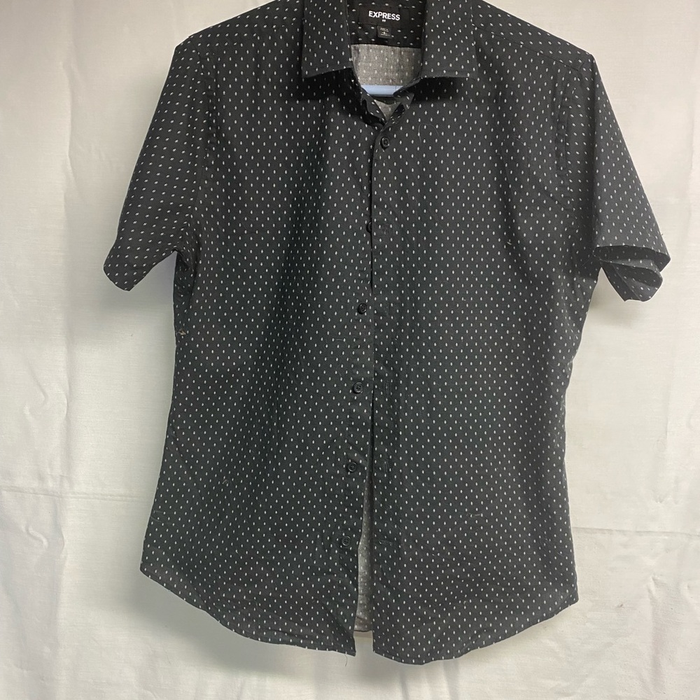 Men’s Express short sleeve button up.